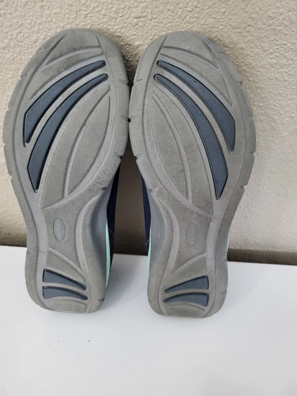 Dr. Scholl's Women's Navy Slip-On Comfort Flats Size 9
